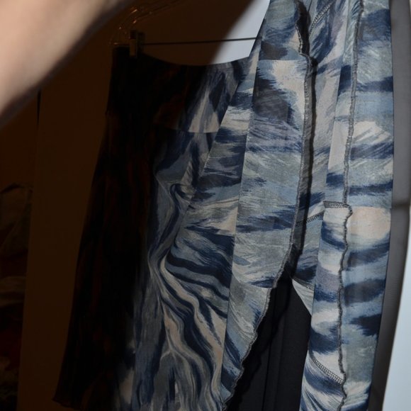 Coldwater Creek Gray Black Print Flare Polyester Lining Skirt L/14 - Picture 6 of 6